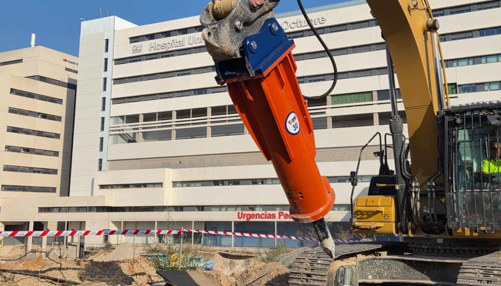 Trabajos de desmantelamiento en el Hospital 12 de Octubre con el martillo TABE MT 30