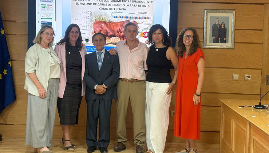Foto de familia de la defensa de la tesis doctoral de Jos� Mar�a Jim�nez