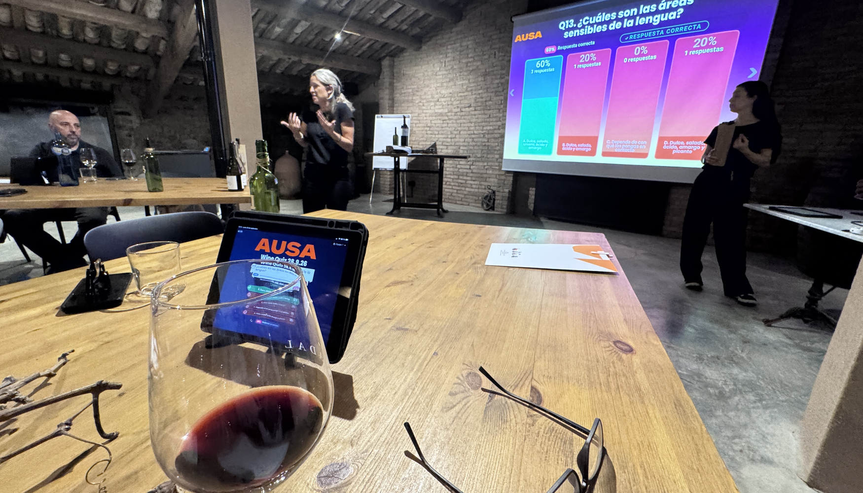 El programa l�dico de las jornadas incluy� una visita a Bodegas Abadal