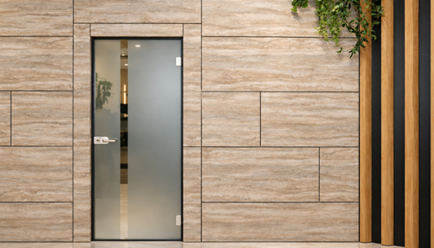 Fachada Travertino, un dise�o que aporta la elegancia mineral y contempor�nea de la piedra natural