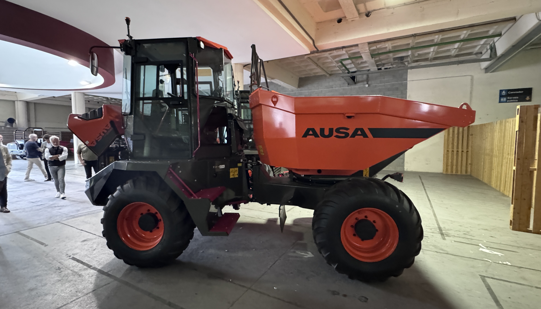 Nuevo dumper articulado, hidrost�tico y giratorio D 602 AHG