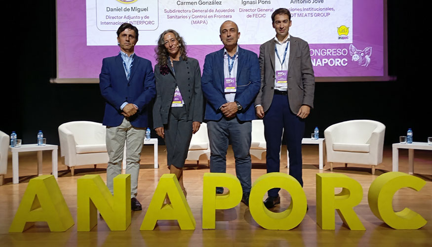 Foto de familia de los participantes en la mesa redonda organizada por Interporc en el marco del XLV Congreso Anaporc