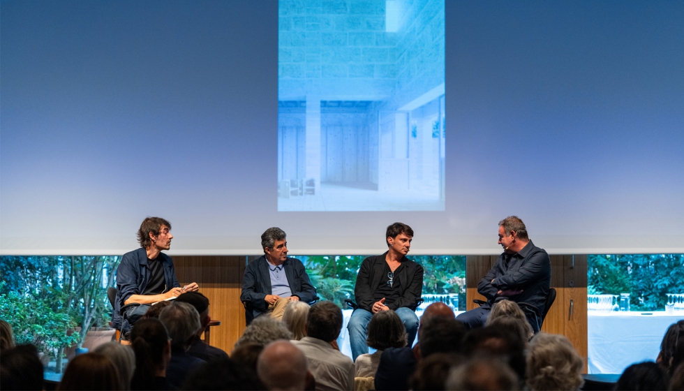 Mesa redonda en la que participaron Francisco Cifuentes 'Cifu' y Sebasti�n Martorell...