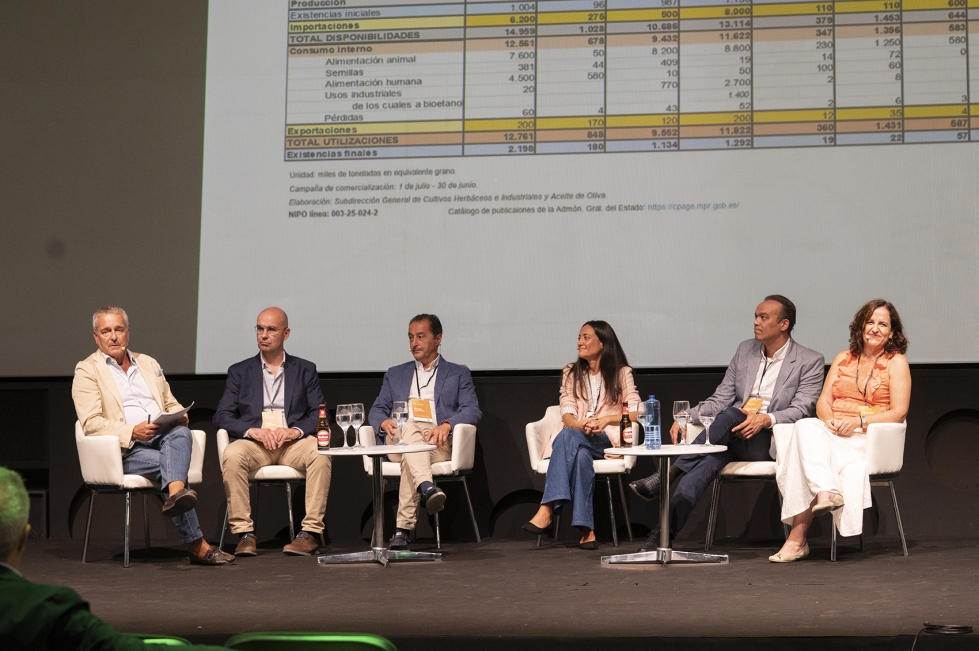 La jornada abord� diferentes cuestiones relacionadas con el abastecimiento de cereal en Espa�a...