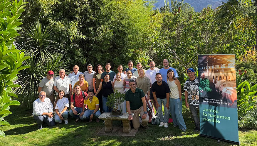 Foto de familia de los participantes en la cuarta edici�n del Farm Campus