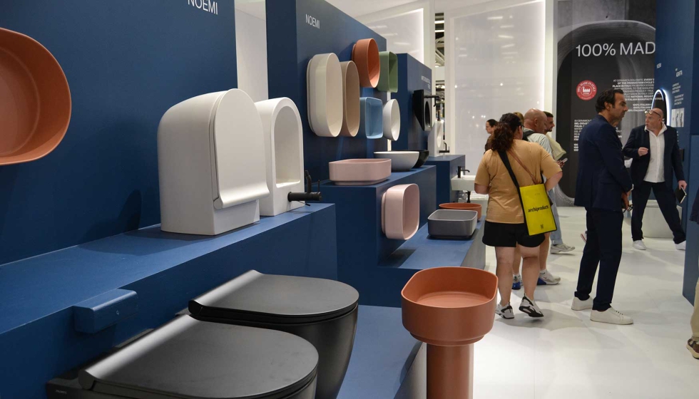El equipamiento de ba�o incorpora materiales, acabados y tonalidades para proyectos de interiorismo globales