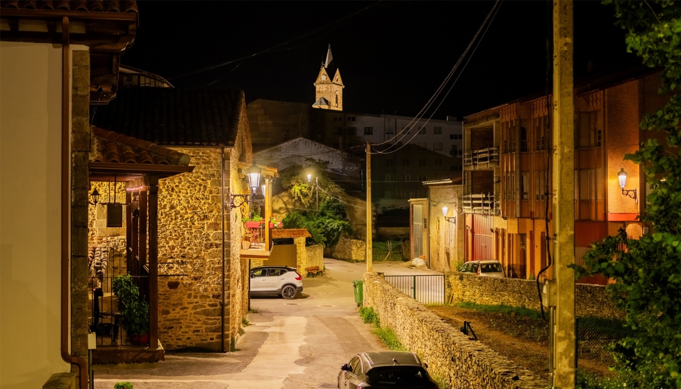 El nuevo alumbrado refuerza la convivencia entre funcionalidad urbana y patrimonio arquitect�nico