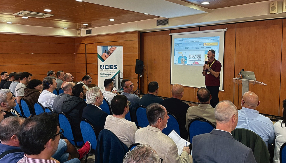 Manuel Morales durante su presentaci�n