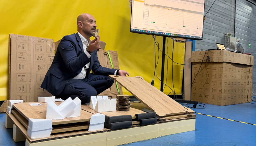 Javier Garc�a, director de Ventas de Gaor TM, durante su presentaci�n
