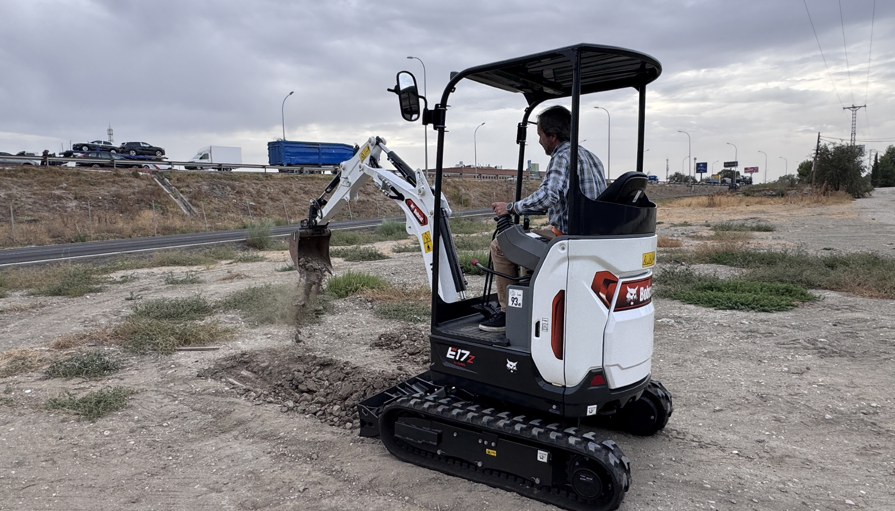La nueva mini de Bobcat demostr� una gran velocidad de movimientos durante toda la prueba