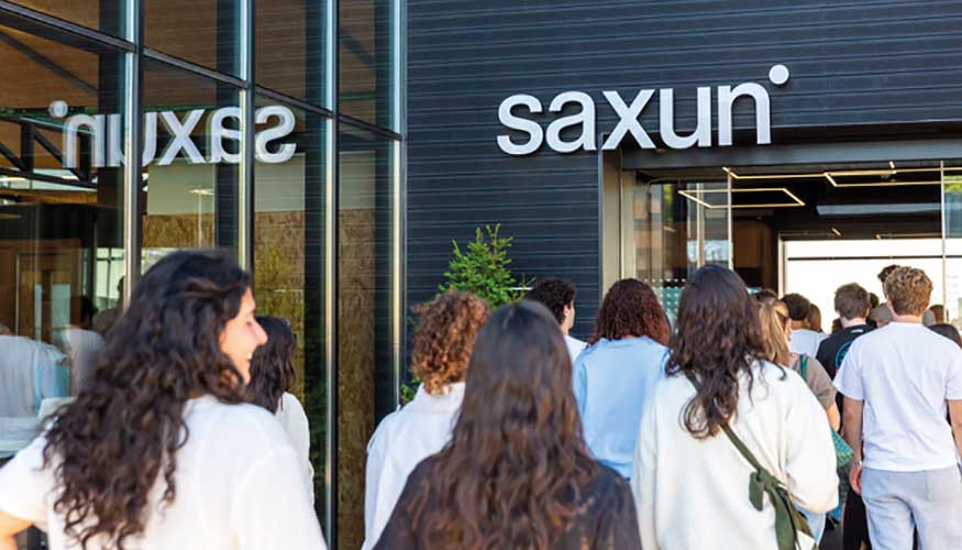 Visita de la los alumnos de la Universidad CEU Cardenal Herrera a las instalaciones centrales de Saxun en Sax (Alicante)...