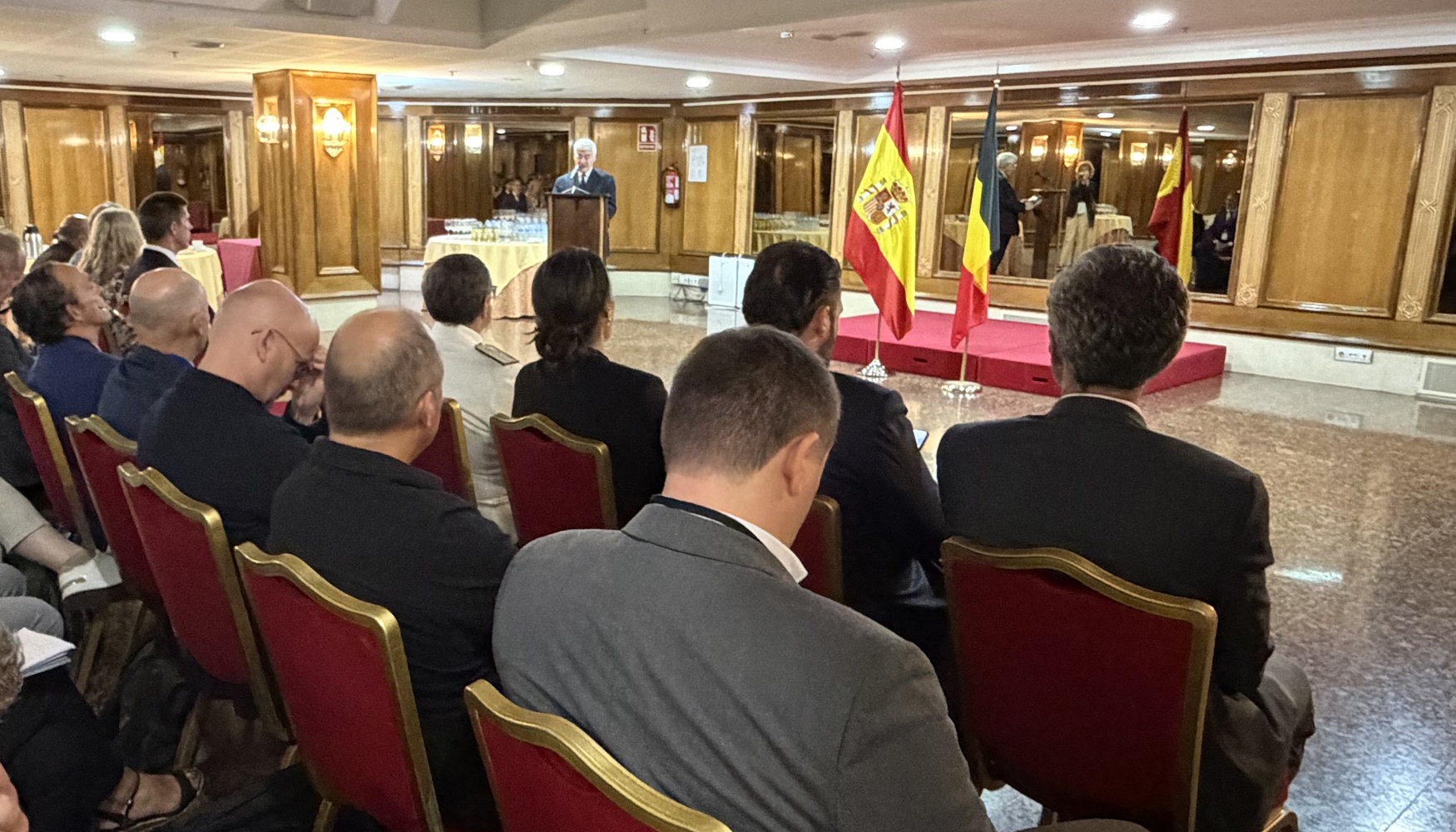 El embajador de B�lgica en Espa�a, Didier Nagant de Deuxchaisnes...