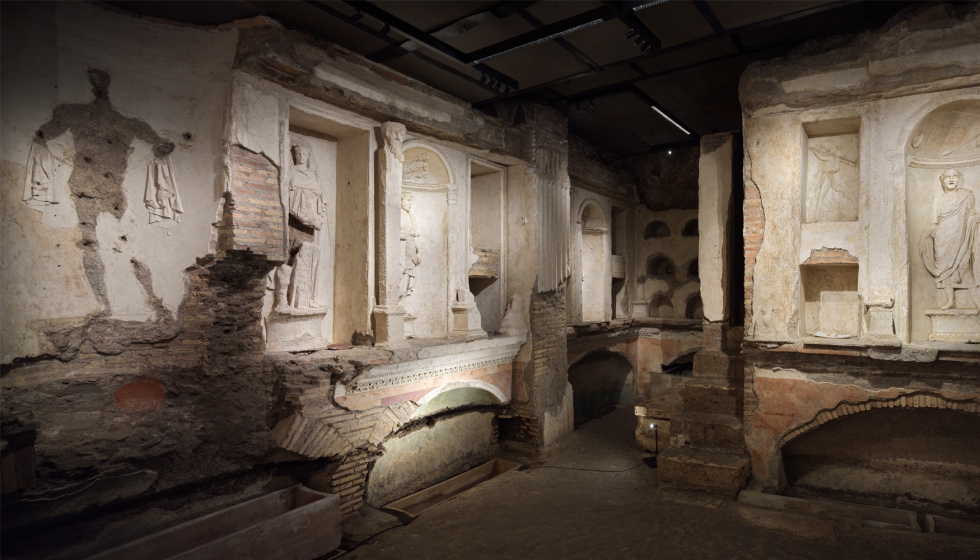 El descenso hasta la entrada de la Necr�polis plantea un recorrido a trav�s del tiempo de casi 1...