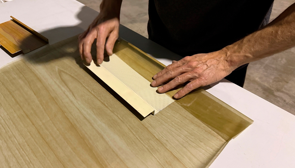 Sublimaci�n de patrones de madera sobre aluminio, aplicaci�n desarrollada por Global Vacuum Presses para revestimientos interiores...