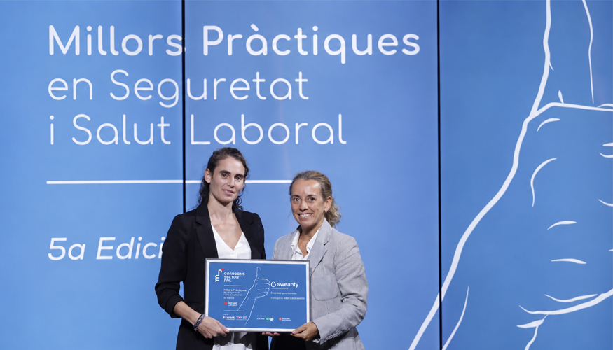 Anna Llorella Bustins, CEO de Sweanty (izq.) recogi� el galard�n