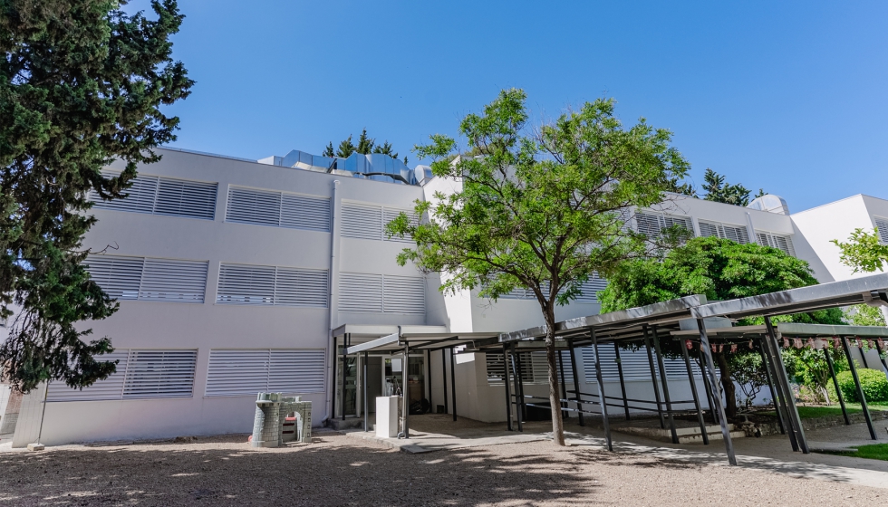 Imagen del CEIP Alfonso X el Sabio rehabilitado por Vivendio en Jerez de la Frontera (C�diz)