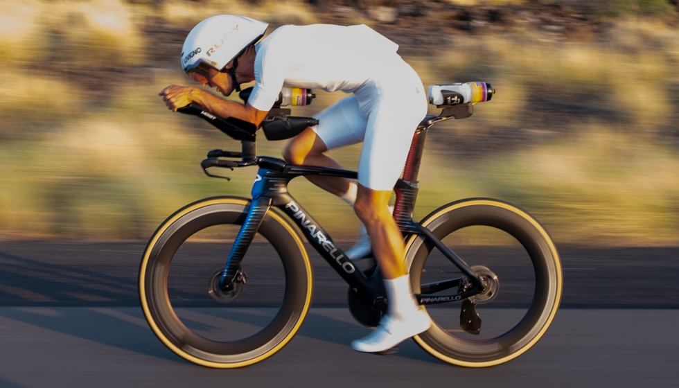 La nueva Bolide F TR combina perfiles aerodin�micos...
