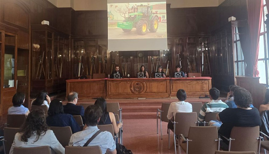 Mesa redonda �El futuro del campo tambi�n es joven...