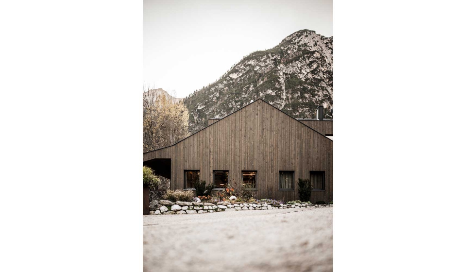 El restaurante Seeschupfe ofrece a sus comensales un lugar protegido con vistas despejadas a la naturaleza del Tirol del Sur...