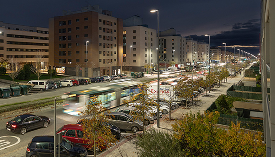 La proporci�n entre el ancho de la calle y la altura de instalaci�n de la luminaria determina las caracter�sticas �pticas necesarias para distribuir...