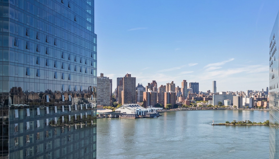 Cortizo ha dise�ado y extruido 400 t de perfiles para Halletts Points que ha cambiado el skyline del barrio de Astoria