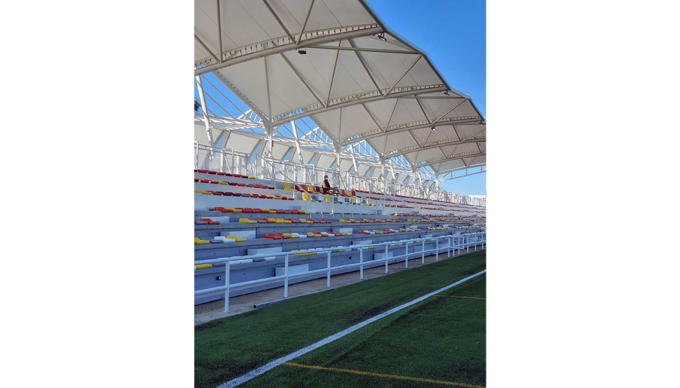 Sistema de arquitectura textil en el Estadio San Juan Bosco de Utrera