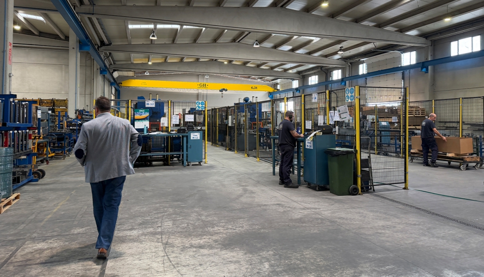 Interior de las instalaciones de Perfinasa en Orikain, Navarra