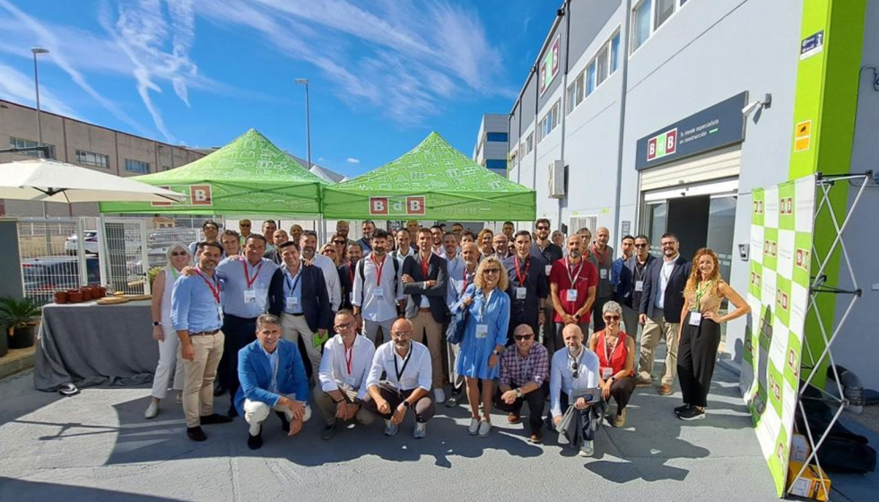 Foto de grupo de los asistentes a este encuentro entre AFEB y Grupo BdB