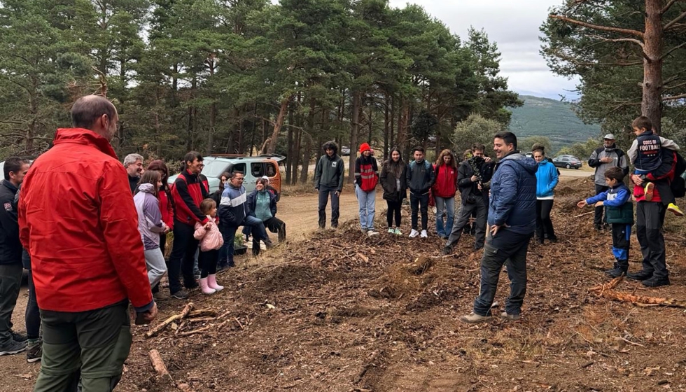 La jornada continu� con una ruta senderista por el entorno