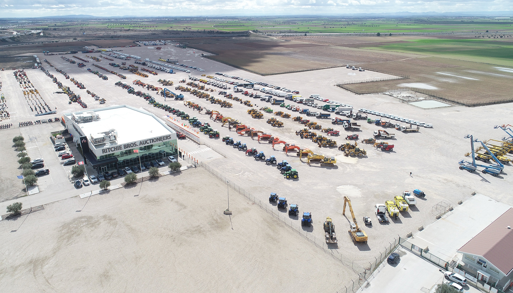 Campa de Ritchie Bros. en Oca�a