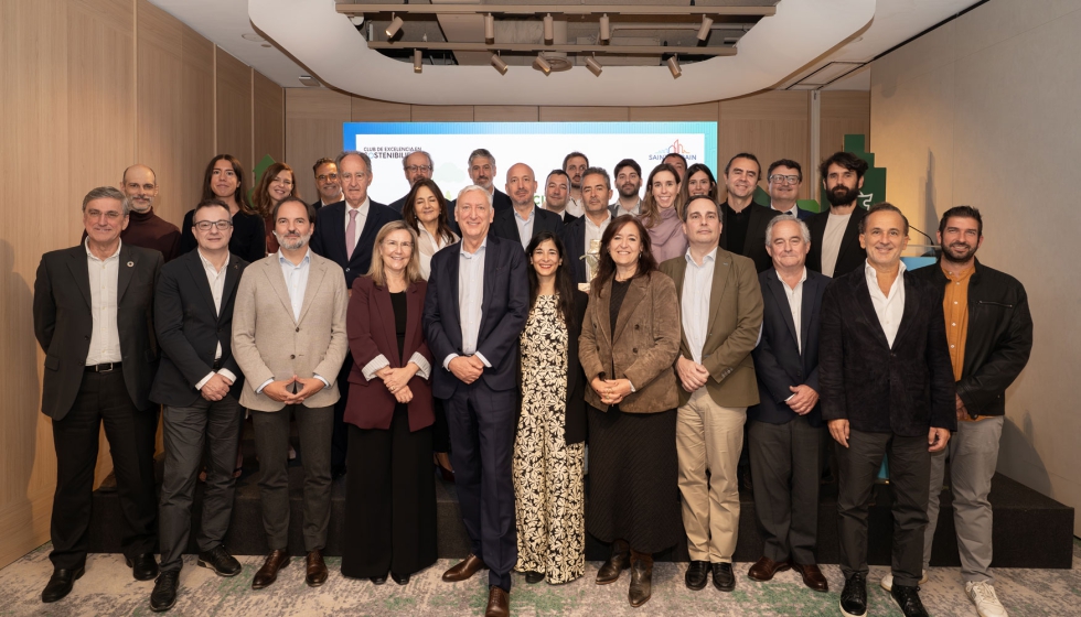 Foto de familia de los participantes en la entrega de premios a la Mejor Pr�ctica de Construcci�n Sostenible en Espa�a