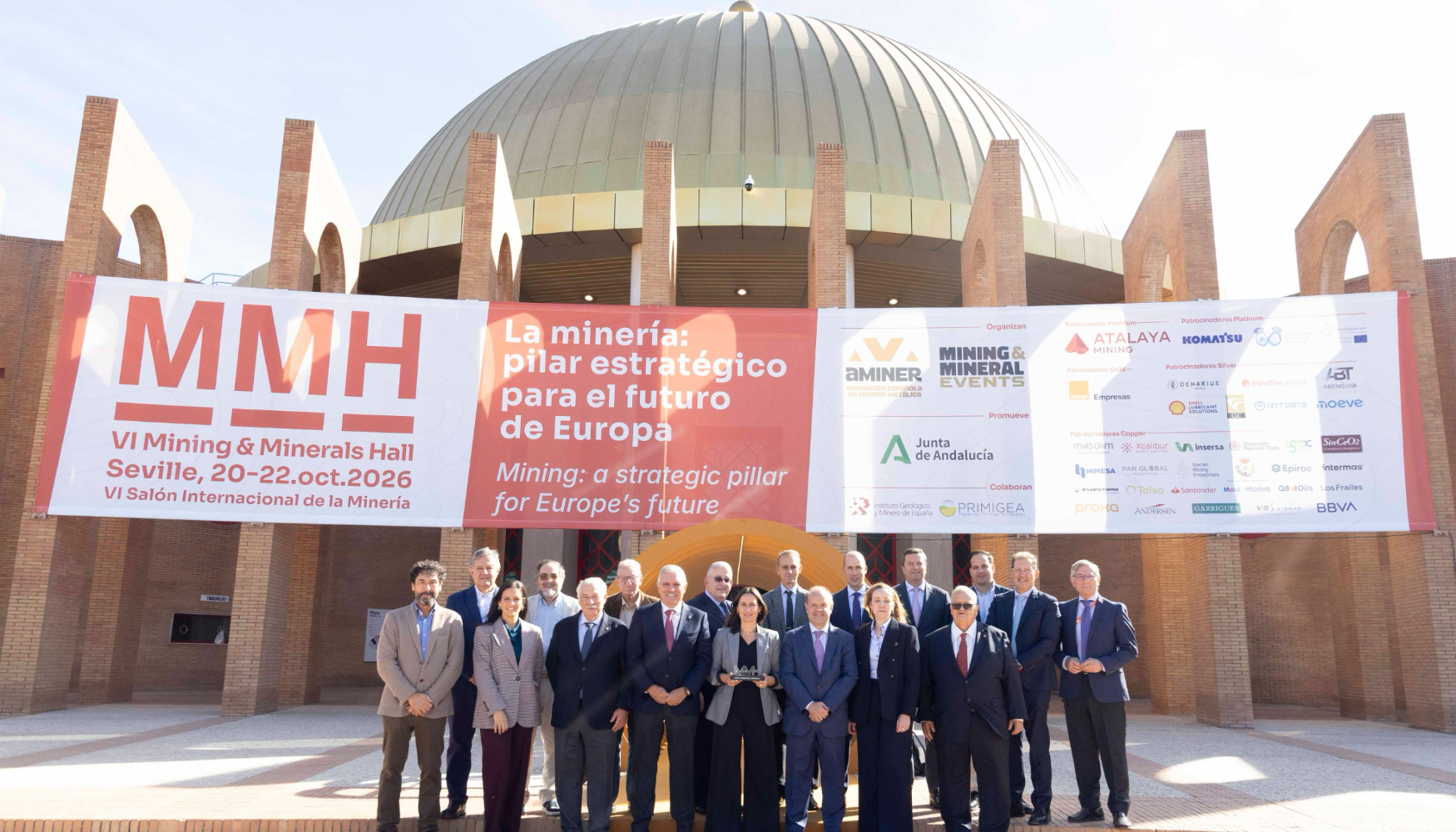 Foto de familia con los integrantes del Comit� Cientifico del MMH 2026