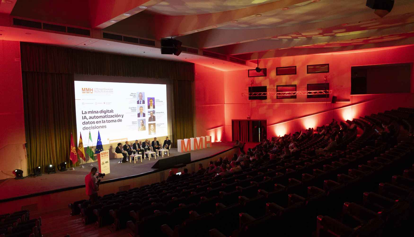 Sesi�n �La mina digital: IA, automatizaci�n y datos en la toma de decisiones� 