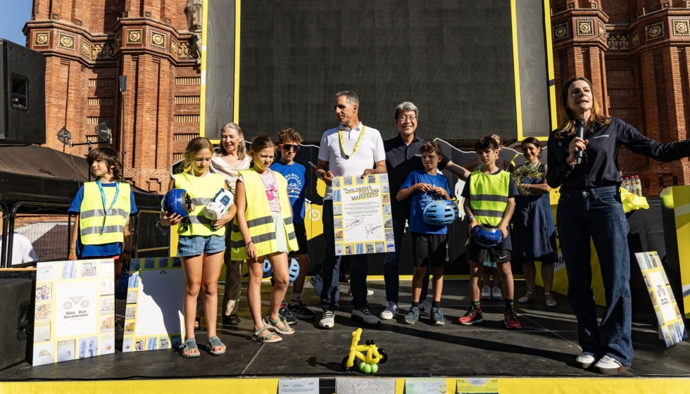 El cinco veces ganador del Tour de France, Miguel Indur�in, particip� en Barcelona junto a Fabio Masahiro Takayanagi, presidente de Shimano Europe...