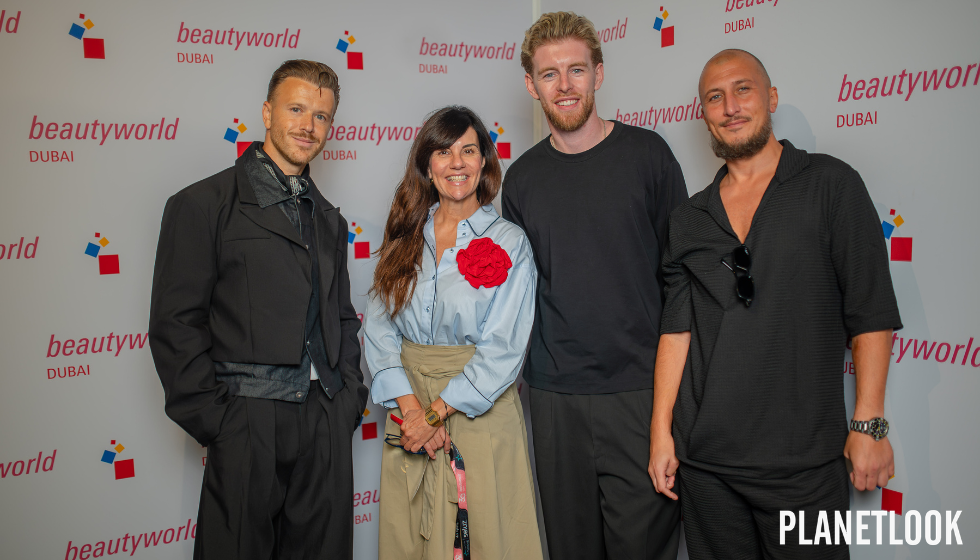Josh Lamonaca y su equipo junto con Anna Navarro, de PlanetLook