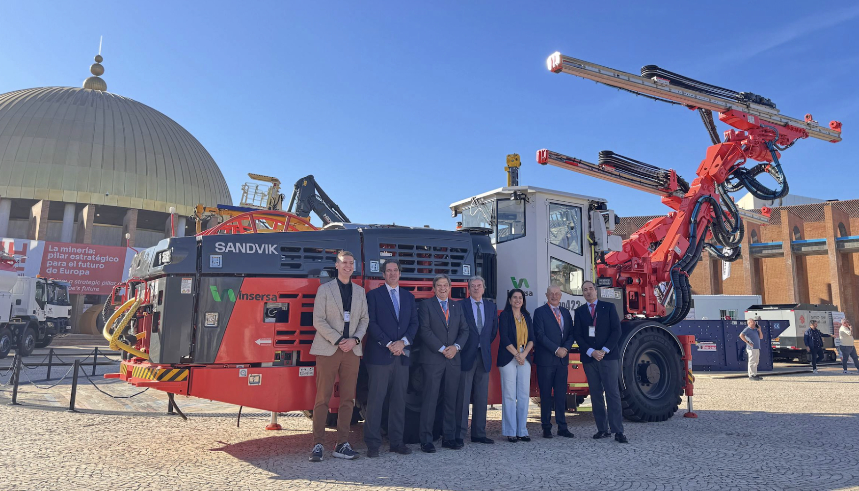 Foto de familia con los representantes de INSERSA, Atalaya Mining, Sandvik, MMH y Administraci�n
