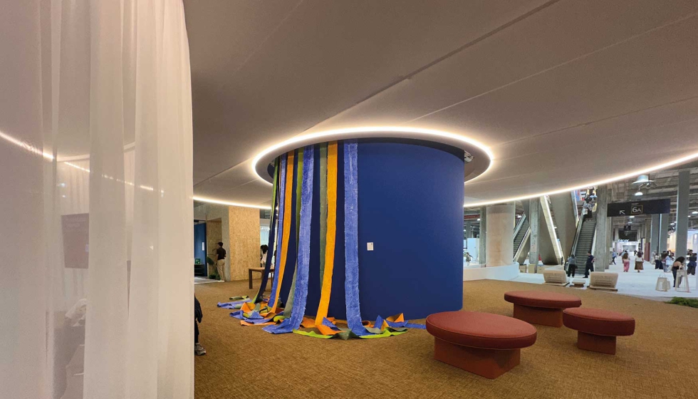 La conexi�n simb�lica entre la tierra y el cielo se apreciaba en el hall de este Hotel H�bitat