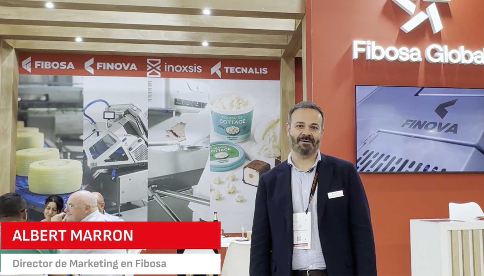 El director de Marketing de Fibosa en su stand de Alimentaria FoodTech