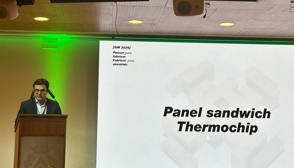 Thermochip present� su sistema industrializado mediante el panel sandwich que se puede adaptar a materiales convencionales...