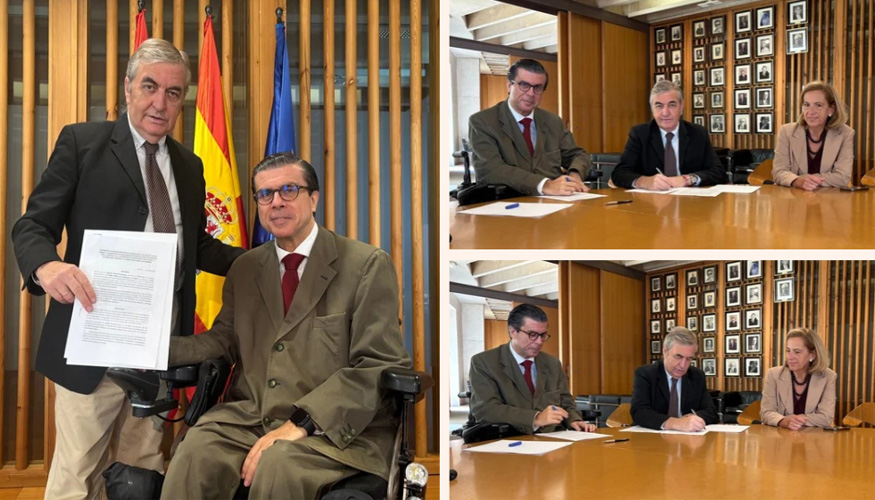 Acuerdo firmado por El decano del COAM, Sigfrido Herr�ez y el presidente de FAMMA-Cocemfe Madrid, Francisco Javier Font. Im�genes: P�gina web COAM...
