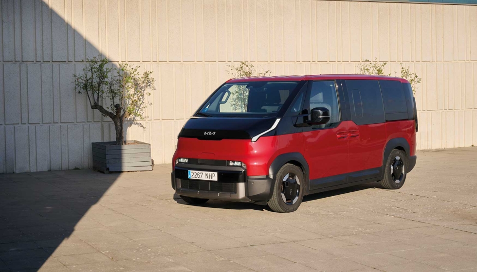 Kia ampl�a su oferta el�ctrica con una gama que abarca turismos, SUV y veh�culos comerciales como el PV5