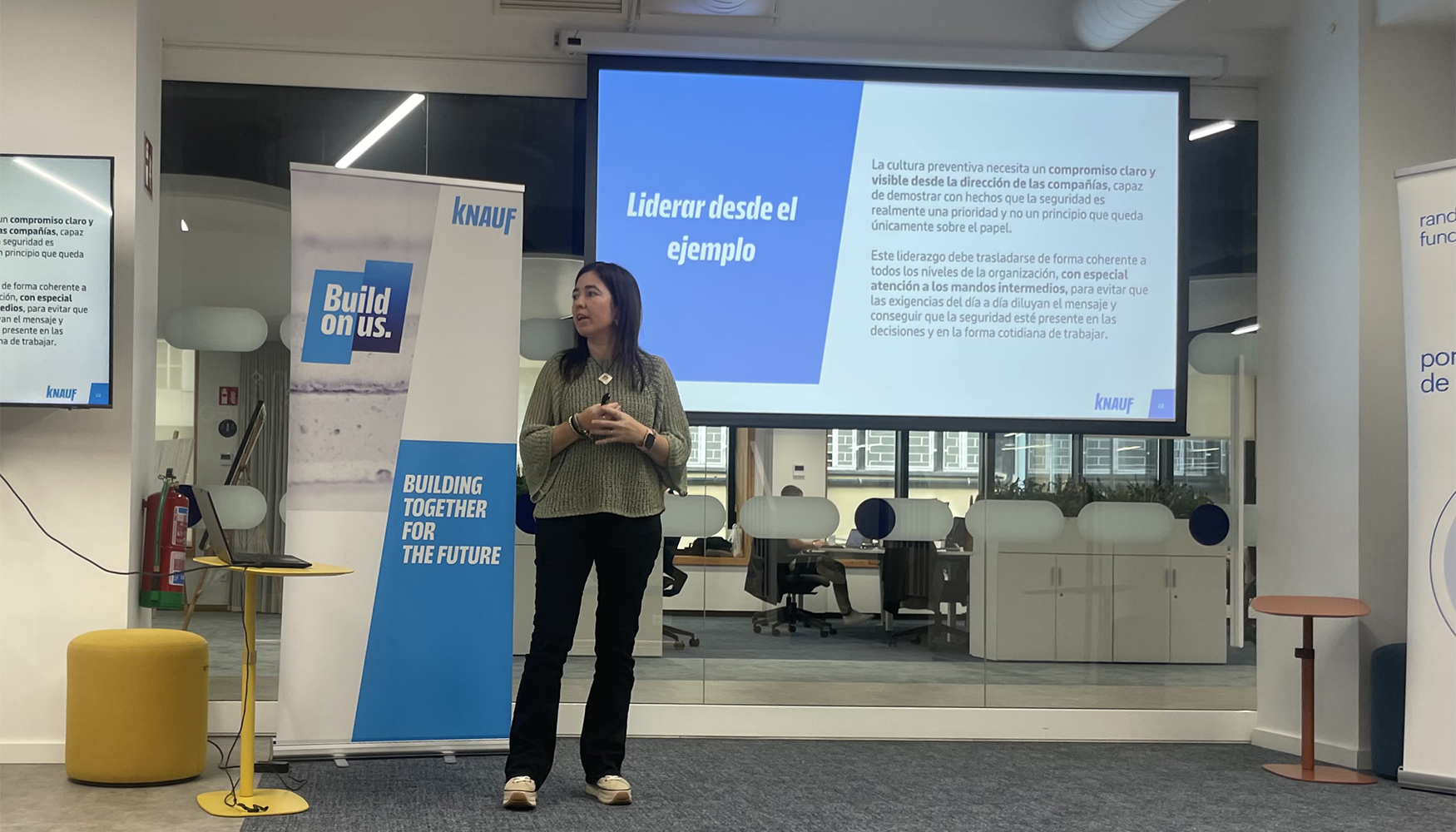 Judith Albalate, responsable de Seguridad de Knauf, durante la presentaci�n de las conclusiones del estudio Seguridad y Salud Laboral...