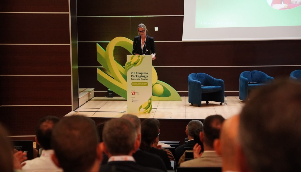 Amaya Fern�ndez interviene durante el VIII Congreso de Packaging y Econom�a Circular