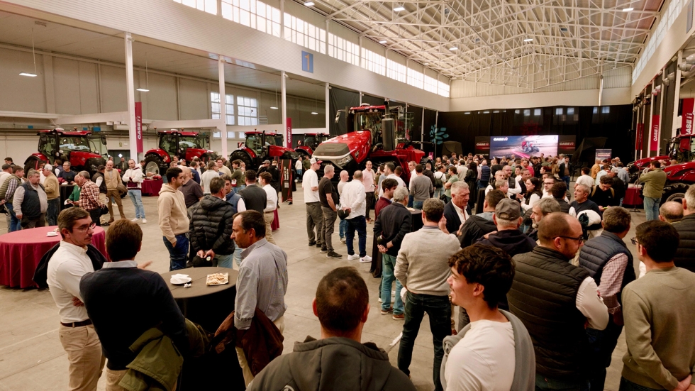 La jornada concluy� con un c�ctel donde agricultores...