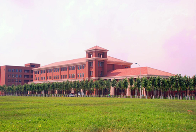 El edificio del Chinese-Spanish Institute for Professional Machine Tool Training, CSMC, en Tianjin, en el que se encuentra la oficina de AFM-China...