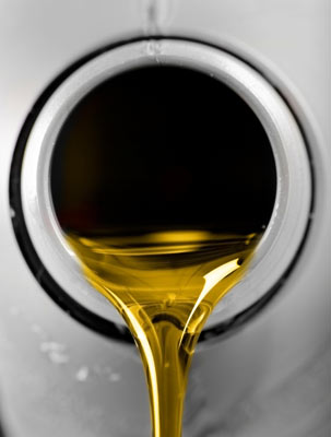 En 2011 se comercializaron en Espaa alrededor de 300.000 t de aceites lubricantes, de las cuales 126...