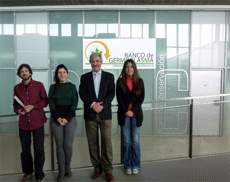 Jos Snchez (segundo por la dcha.), junto a miembros del grupo de investigacin