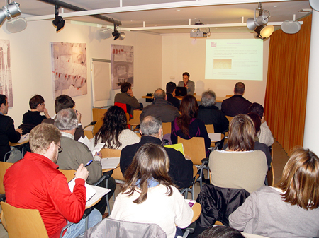 Detalle de una de las sesiones organizadas por Asoma en las delegaciones del Coavn en Bilbao y San Sebastin