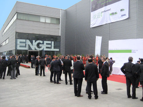 Engel invit a clientes y colaboradores de todo el mundo