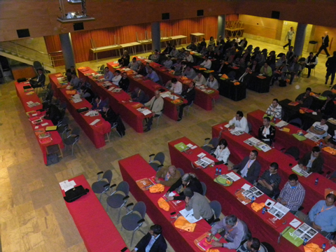 El auditorio del Casal Municipal Cultural 'Lo Casino' de Alcarrs (Lleida) acogi a 150 agricultores de toda Espaa